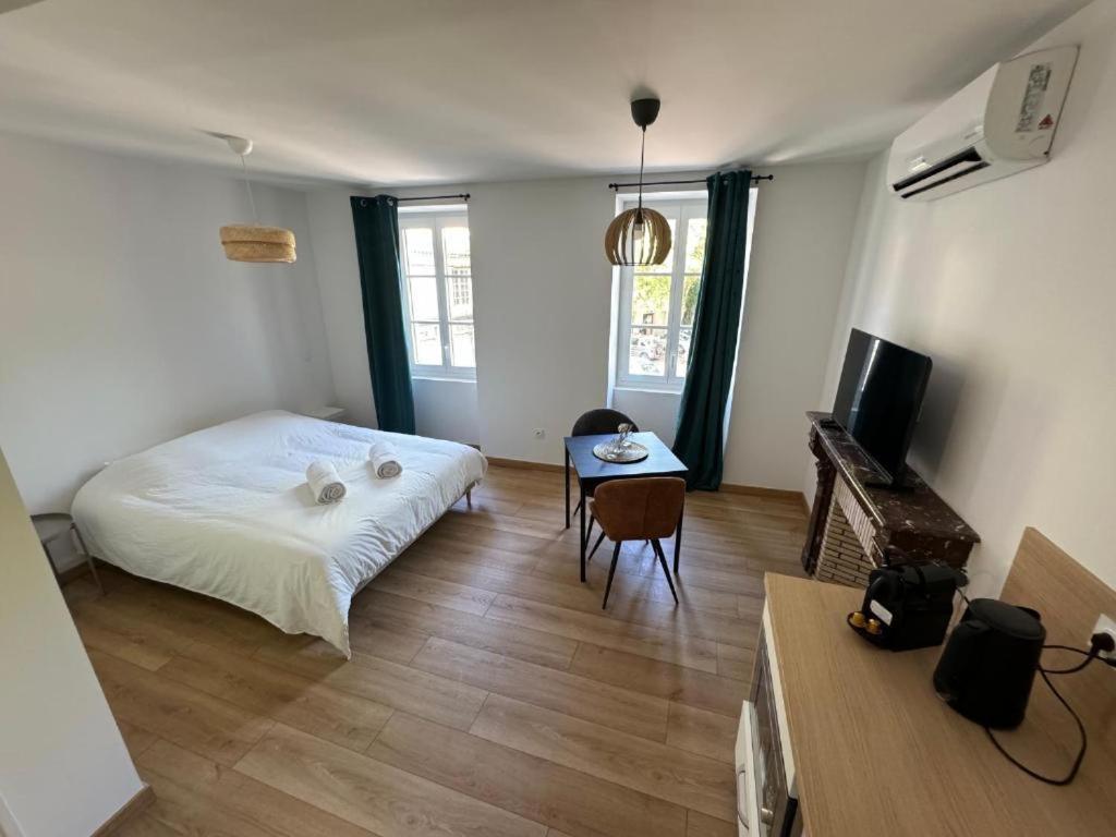 Comme A La Maison 克雷斯 外观 照片